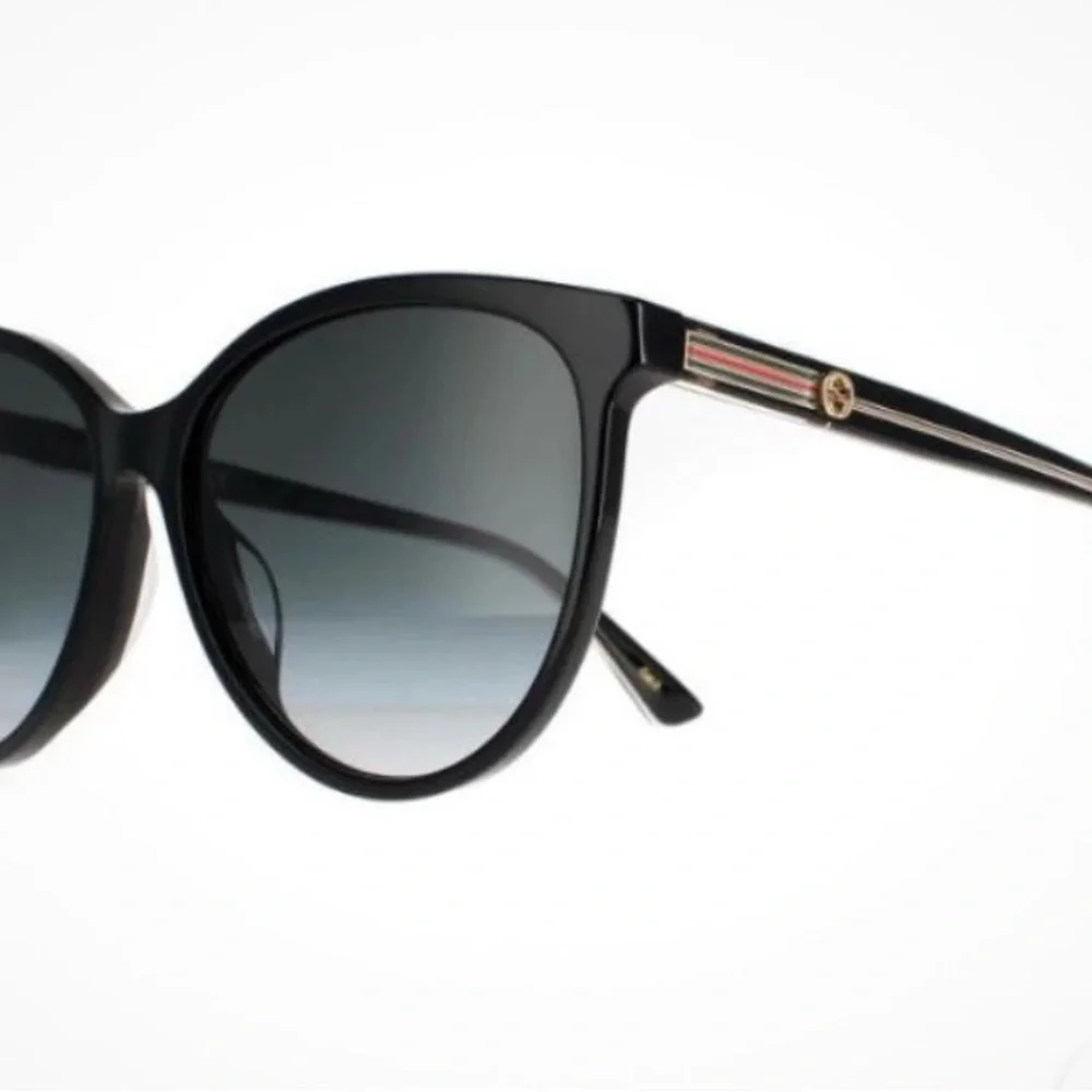 Gucci Black Cat Eye Sunglasses EUC - Picture 2 of 10